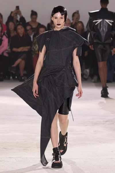 Look 27